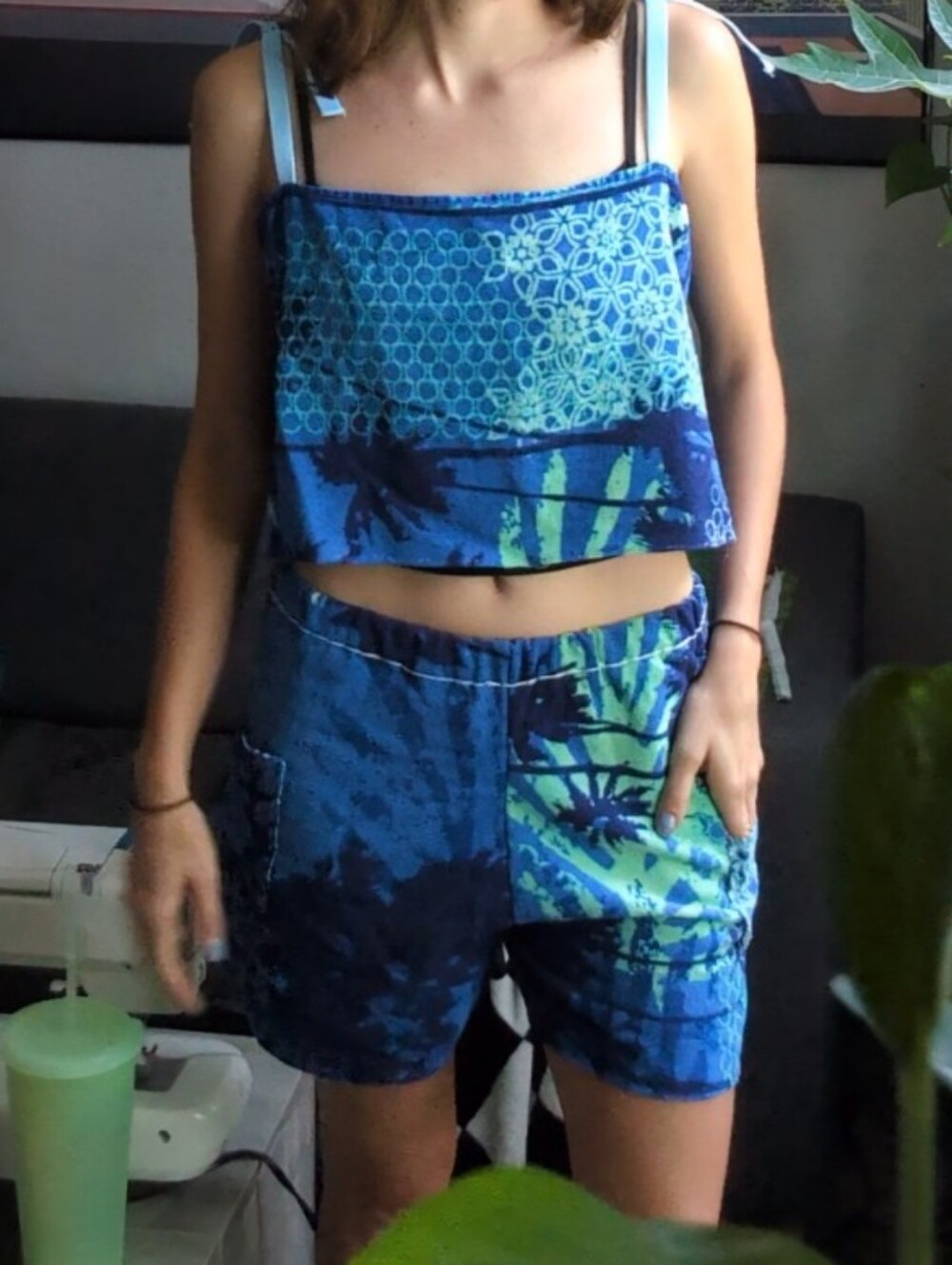 Blue Tropical Print Women's Bermudas Shorts & Tank Top Set - Casual Summer Style